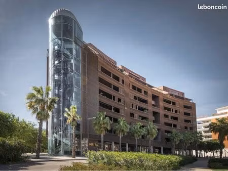 grand garage à louer port marianne