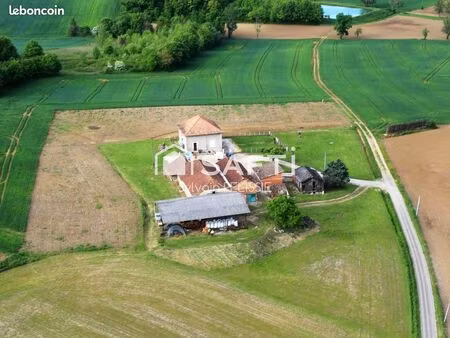 propriété 7 pièces 220 m²