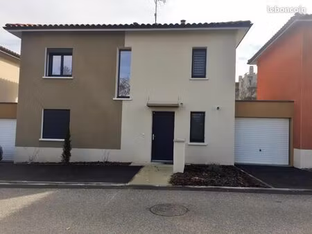 villa 4 pièces 87 m²