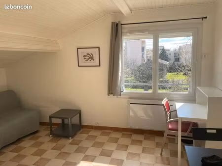 t1 paul sabatier wifi laverie inclus