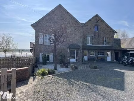 maison 2 pièces 153 m²