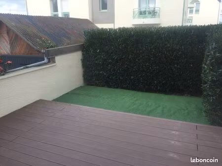 location t2 avec terrasse et garage