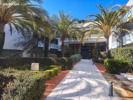 t2 non meublé 48 m² – terrasse 15 m² – piscine – jardins – 2parkings –boirargues (lattes)