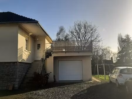 a louer 3 chambres terasse pelouse