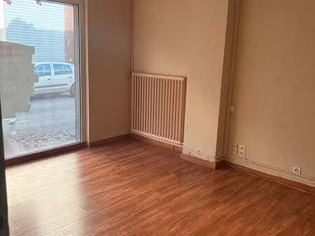 à vendre – local commercial 135 m² à frontignan – 235 000