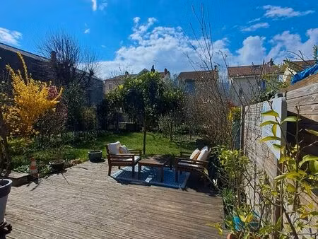 maison de ville de 142m2 avec jardin dans quartier calme