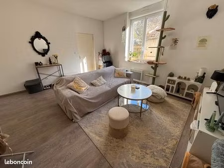 t2 rénové - hyper centre ville