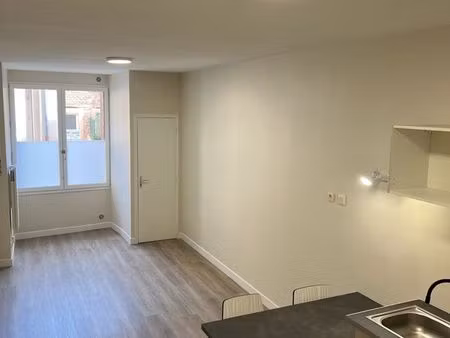 beau studio 29 m2 au centre de la côte st andré