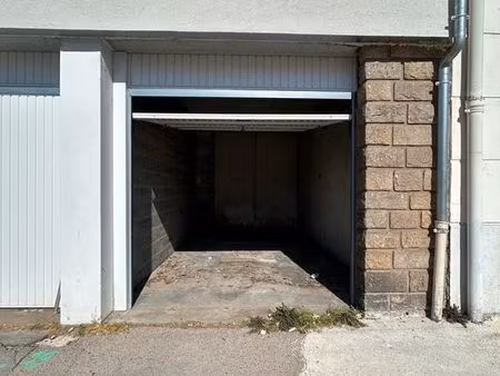 garage fermé- quartier republique