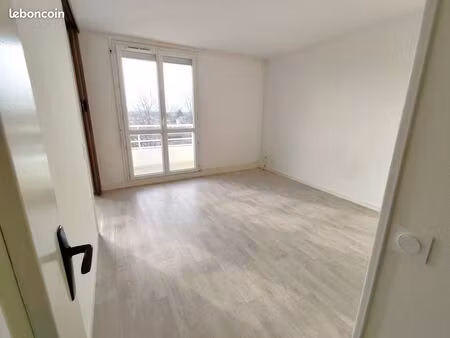 studio 1 pièce 32 m²