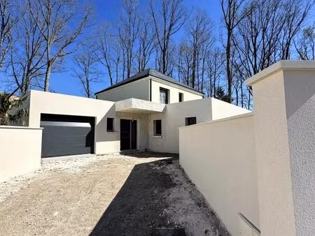 maison 5 pièces 210 m²