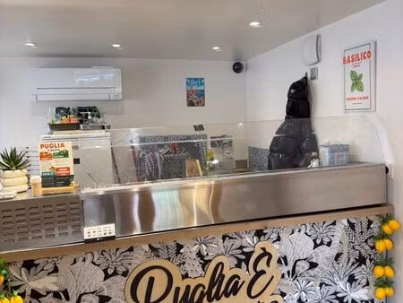 local fast food campus smh 65m2