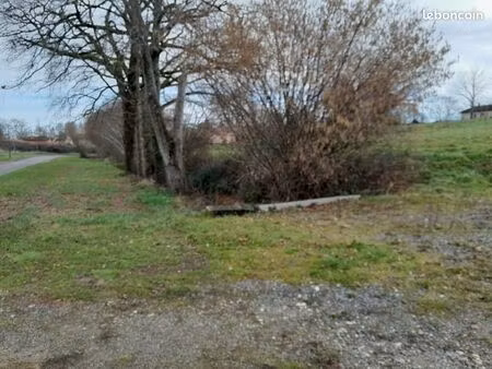 terrain 670 m² leognan