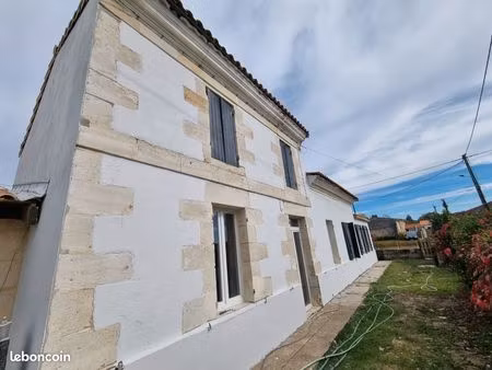 maison en pierre entièrement rénovée