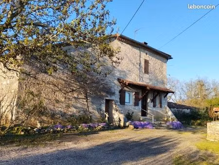 maison en pierre avec granges secteur laroque-timbaut
