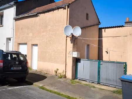 saint nazaire-maison a renover entierement-a deux pas des chantiers de l'atlantique