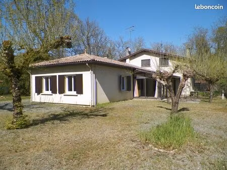 prox école / 10km a62 / mais 215m²env. / 5ch / jdin 920m²/ réf.642