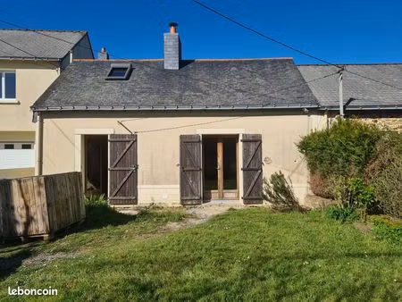 maison en pierre à rénover — 72 m² — terrain 627 m²