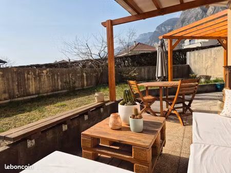 appartement meublé t3 rez-de-jardin 74m²