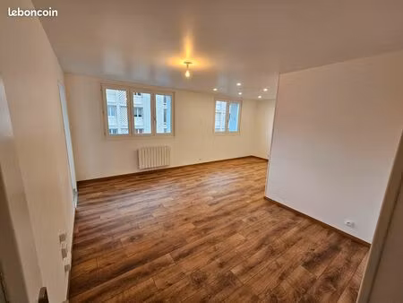 t3 emplacement idéal  rénové  montée calme