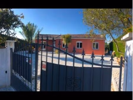 maison de plein pied à 2 minutes à pied des écoles