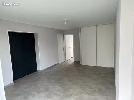 maison 132m2 avec espace professionnel + 3 chambres
