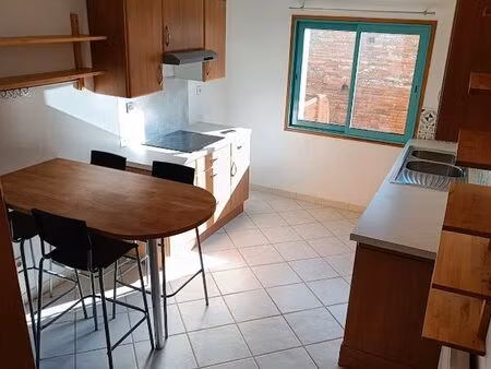 loue maison centre village avec jardin