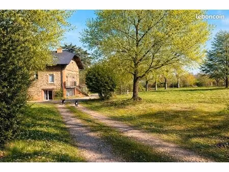 maison 7 pièces 250 m²
