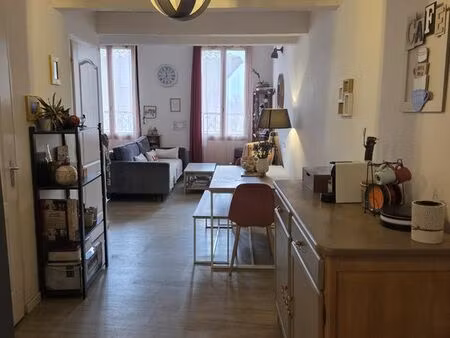 location maison de village