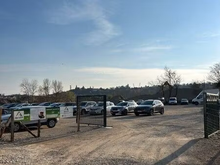 location terrain stockage véhicules / matériel