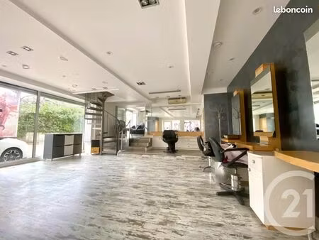 local commercial 91 m²