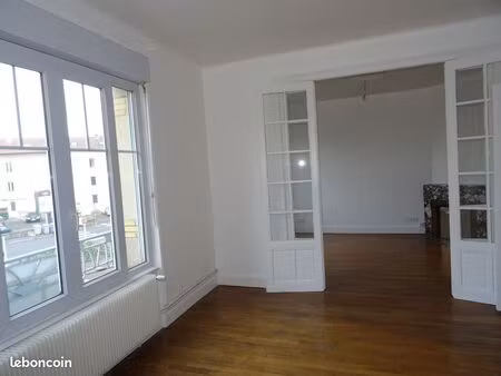 nancy  proche hopital central  appartement f 5