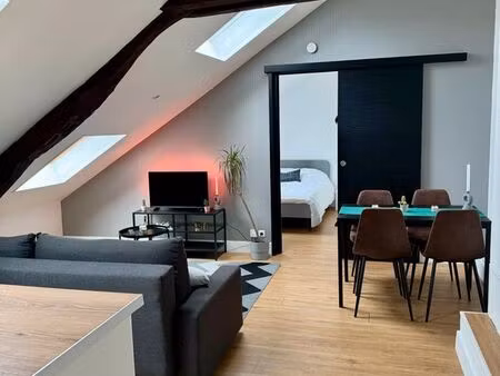 orléans centre – t2 rénové sous les toits – 46 m²