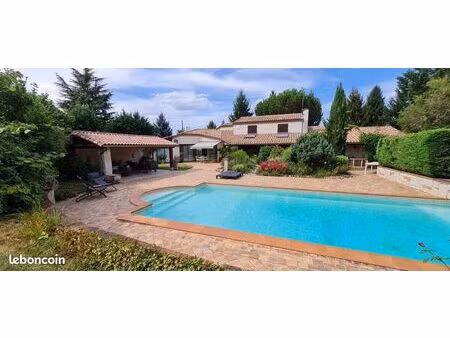 maison 5 pièces 225 m²