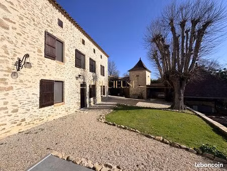 propriété 8 pièces 277 m²