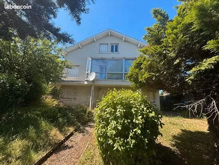 maison 8 pièces 197 m²