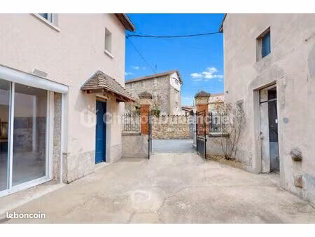 maison de ville 109 m² saint just la pendue