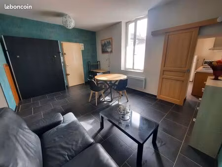 studio meublé 32 m2 avec garage