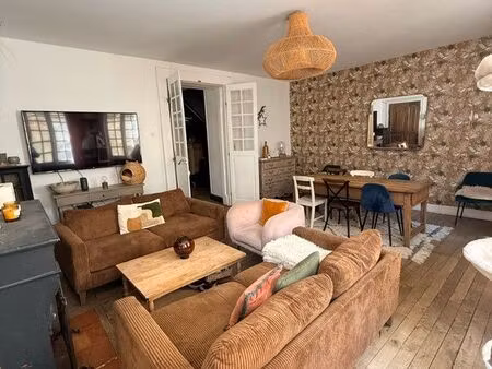 immeuble avec habitation + local commercial + garage – cœur historique de figeac