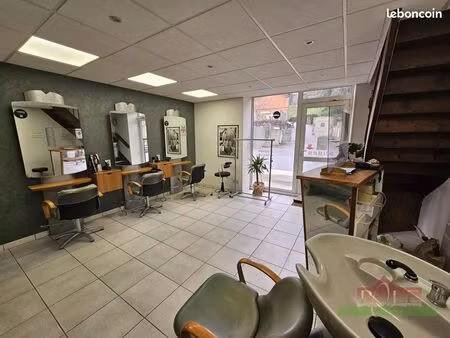 boutique 61 m² eyzin-pinet