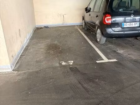 parking couvert quartier république chu