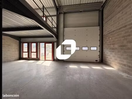 local d'activité 285 m²