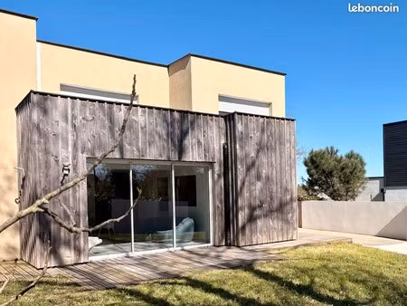 rare a bouchemaine - maison contemporaine 135 m2  4 chambres  dpe a  prestations soignées 