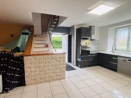 maison avec terrain plat 5400m2 plus entrepôt