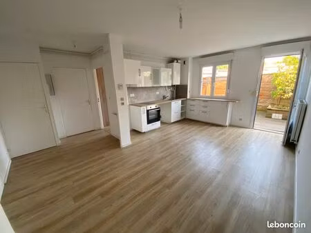 appartement avec terrasse et parking en ultra centre ville