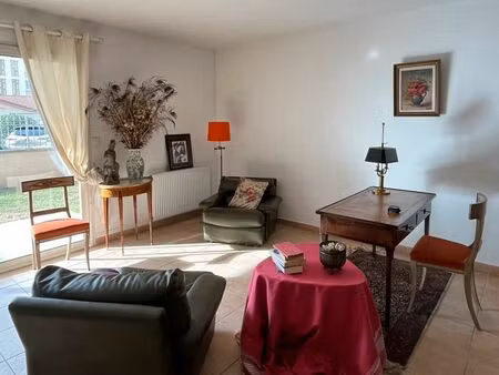appartement t3 rez-de-jardin avec garage – 72 m² – centre péage-de-roussillon