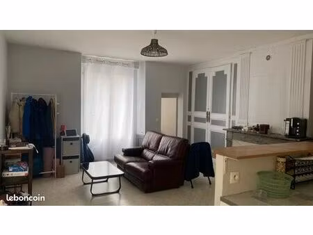 saumur plein centre appartement t2