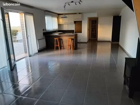 ? maison t4 bis pleine de charme avec cour  garage et jardin – entre angers et saumur