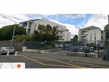 studio 30m2 entièrement meublé / place de parking en sous-sol