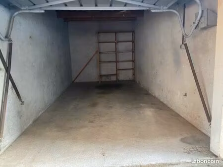 garage dans résidence sécurisée